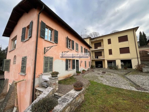 appartamento in vendita a Montichiari in zona Centro Storico