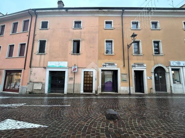 negozio in vendita a Montichiari