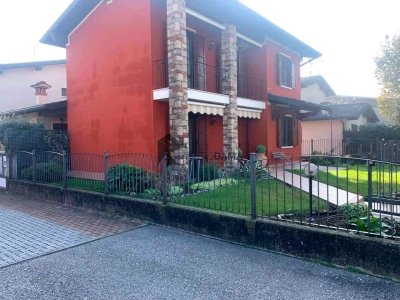 casa indipendente in vendita a Montichiari in zona Vighizzolo