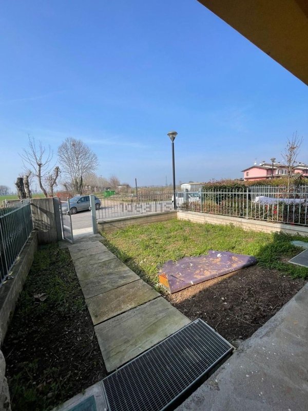 casa indipendente in vendita a Montichiari