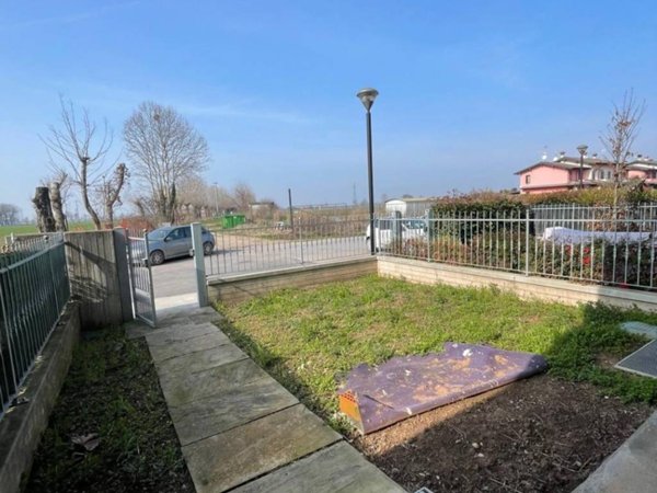 casa indipendente in vendita a Montichiari in zona Sant'Antonio