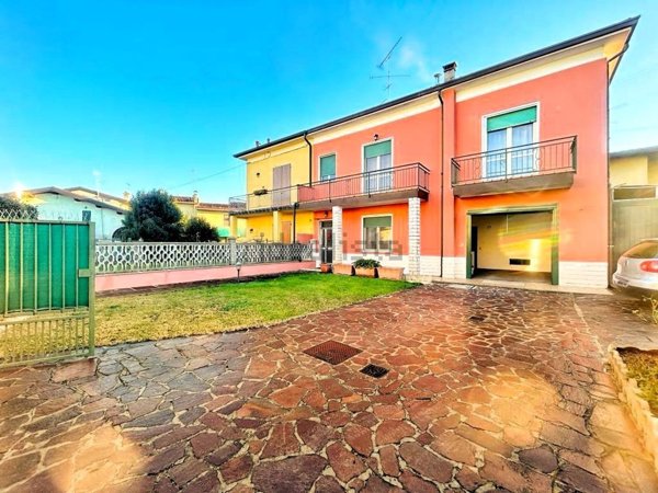 casa indipendente in vendita a Montichiari