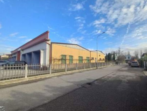 capannone in vendita a Montichiari