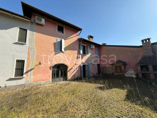 casale in vendita a Montichiari in zona Sant'Antonio