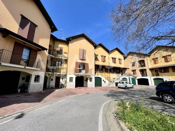 casa indipendente in vendita a Montichiari