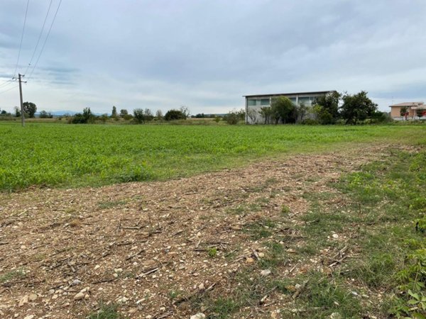 negozio in vendita a Montichiari in zona Centro Storico