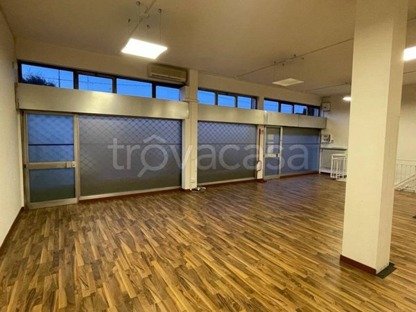 negozio in vendita a Montichiari in zona Rò