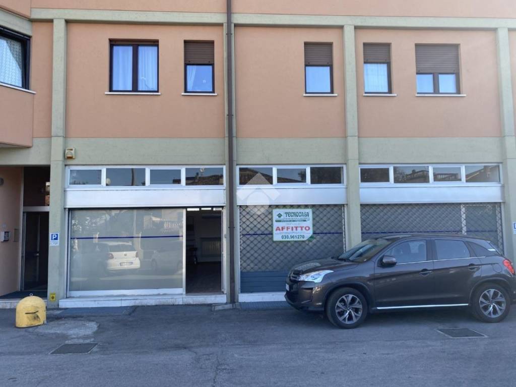 negozio in vendita a Montichiari in zona Centro Storico
