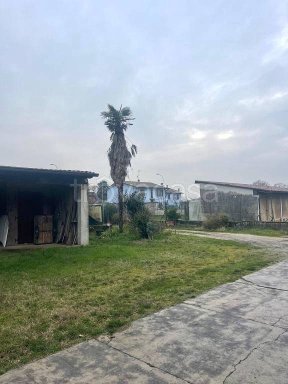 casa indipendente in vendita a Montichiari in zona Sant'Antonio