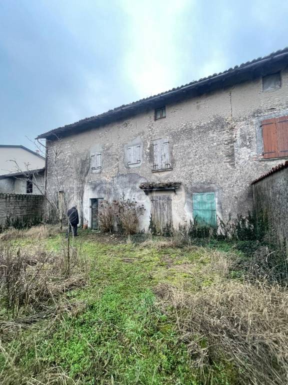 casa indipendente in vendita a Montichiari in zona Sant'Antonio