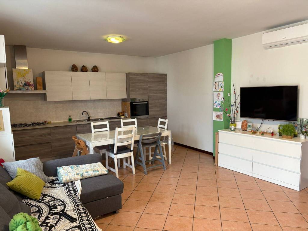 appartamento in vendita a Montichiari in zona Rò