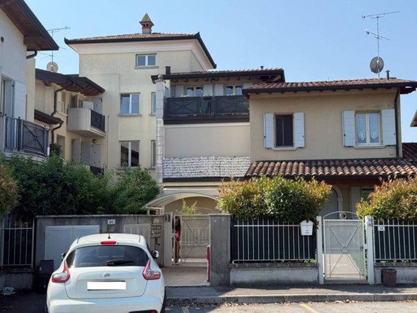 appartamento in vendita a Montichiari in zona Rò