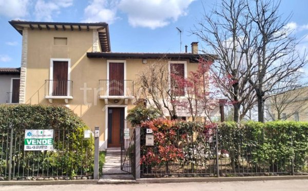 casa indipendente in vendita a Montichiari in zona Sant'Antonio