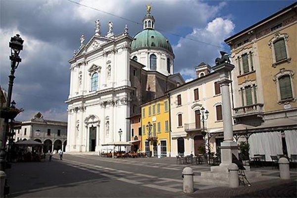 appartamento in vendita a Montichiari in zona Centro Storico
