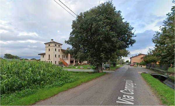 pentavano in vendita a Montichiari in zona Campagnoli