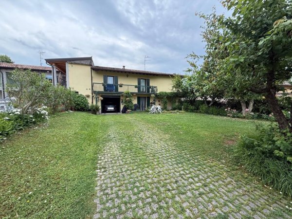 casa indipendente in vendita a Montichiari in zona Rò
