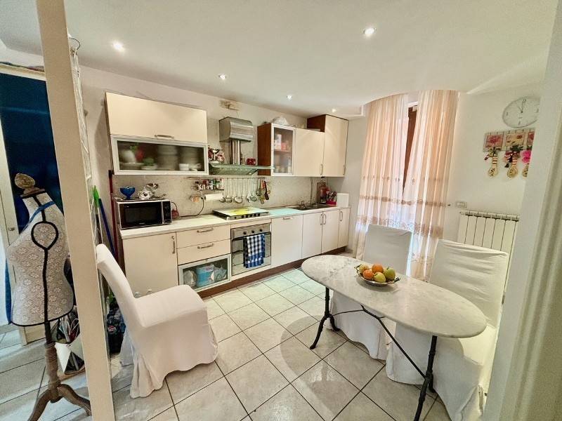 casa indipendente in vendita a Montichiari in zona Rò