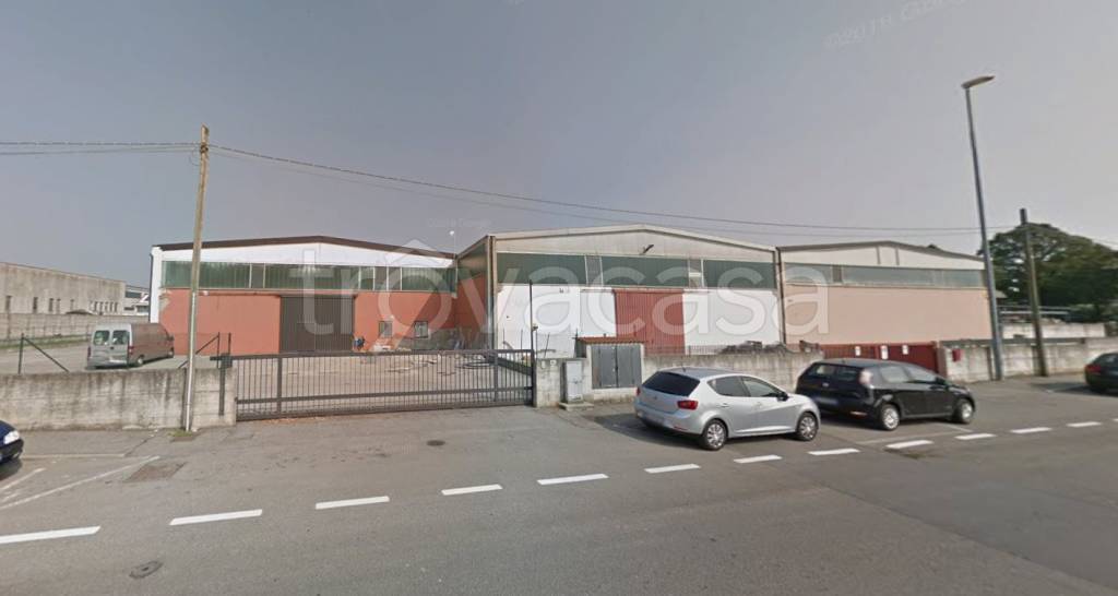 locale commerciale in vendita a Montichiari