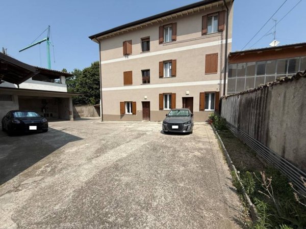 appartamento in vendita a Montichiari in zona Rò
