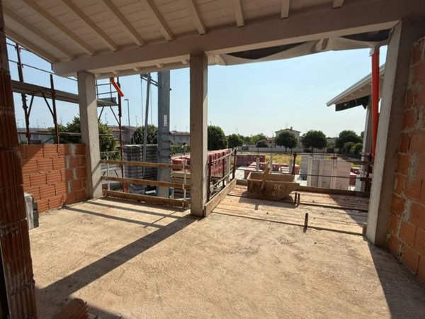 appartamento in vendita a Montichiari in zona Rò