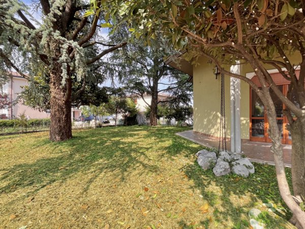 casa indipendente in vendita a Montichiari in zona Sant'Antonio