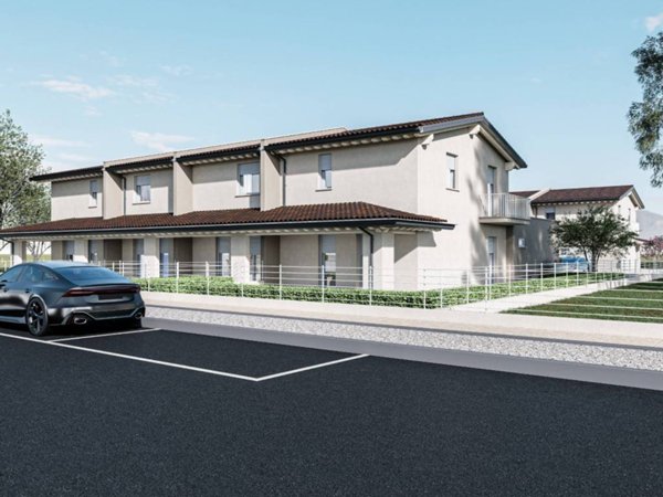 casa indipendente in vendita a Montichiari in zona Rò