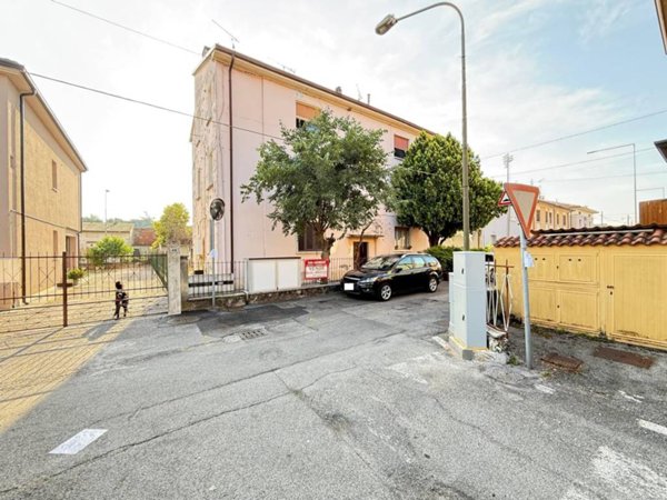 appartamento in vendita a Montichiari in zona Rò