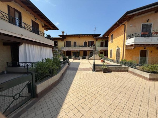 appartamento in vendita a Montichiari in zona Rò