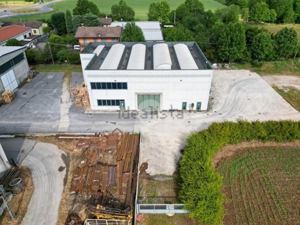 capannone in vendita a Montichiari in zona Novagli
