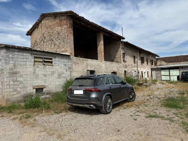 casale in vendita a Montichiari in zona Vighizzolo