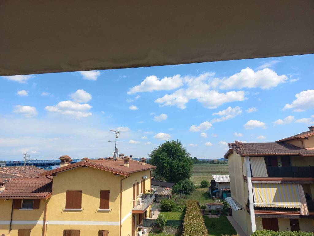 appartamento in vendita a Montichiari in zona Rò