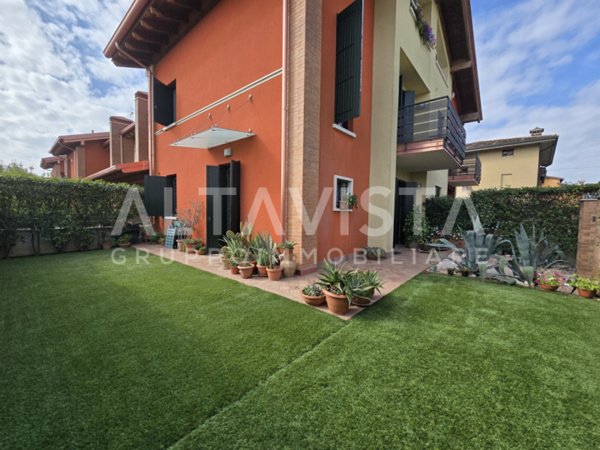 appartamento in vendita a Montichiari in zona Chiarini