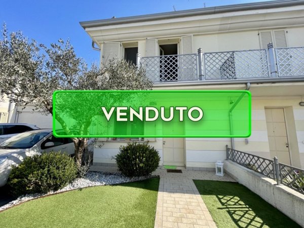 casa indipendente in vendita a Montichiari in zona Centro Storico
