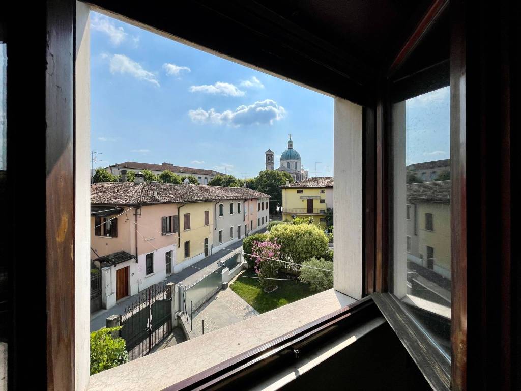 casa indipendente in vendita a Montichiari in zona Rò