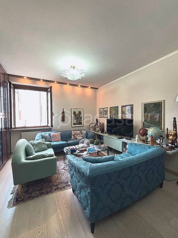 casa indipendente in vendita a Montichiari in zona Centro Storico