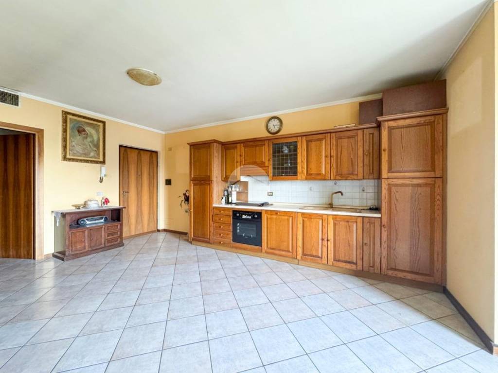 appartamento in vendita a Montichiari in zona Rò