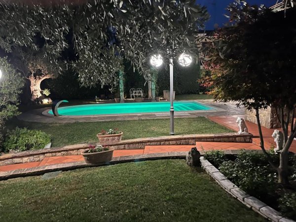 casa indipendente in vendita a Montichiari in zona Rò