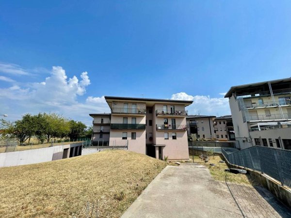 appartamento in vendita a Montichiari in zona Rò