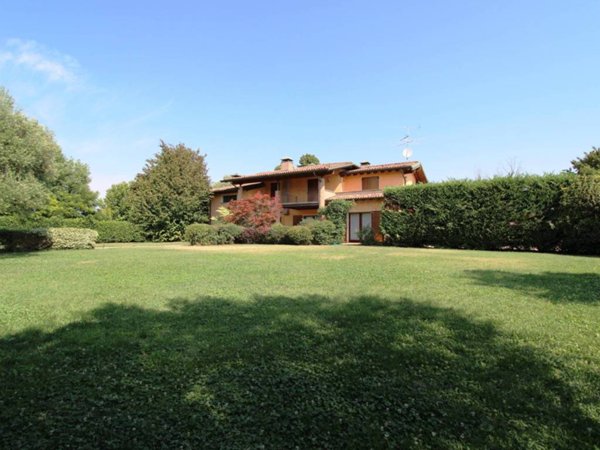 casa indipendente in vendita a Montichiari in zona Novagli