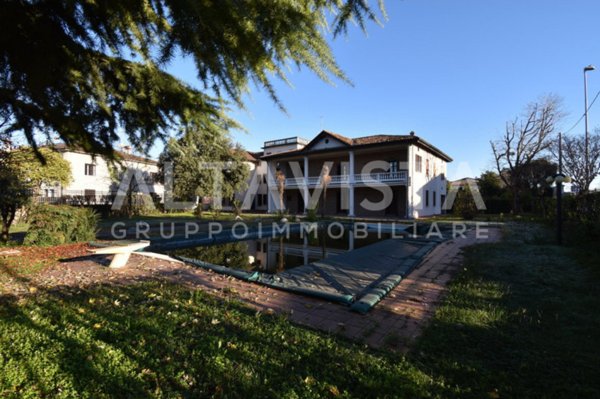 casa indipendente in vendita a Montichiari