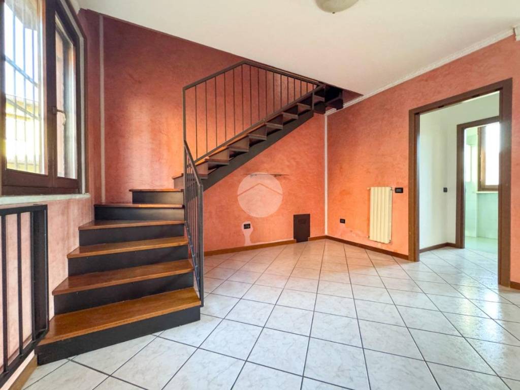 appartamento in vendita a Montichiari in zona Rò