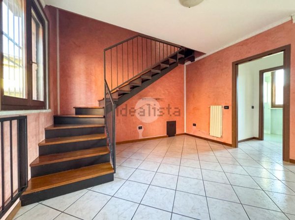 appartamento in vendita a Montichiari in zona Rò