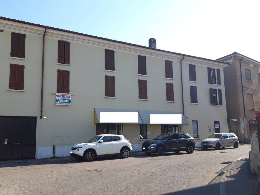 negozio in vendita a Montichiari in zona Centro Storico