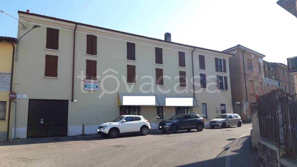 negozio in vendita a Montichiari in zona Centro Storico