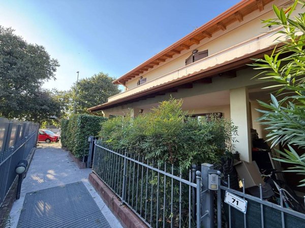 casa indipendente in vendita a Montichiari in zona Rò