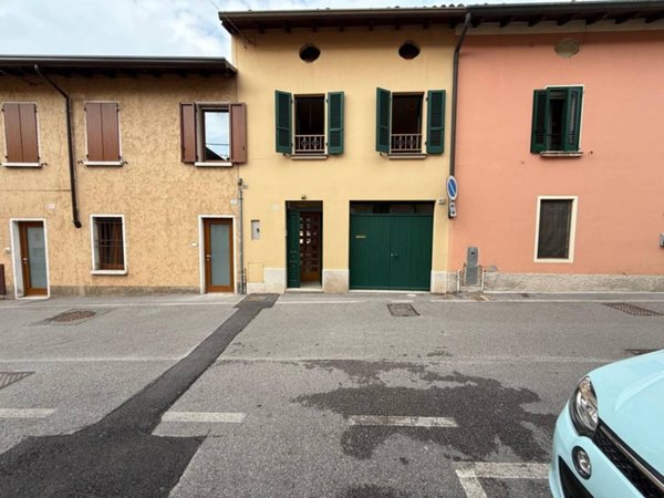 casa indipendente in vendita a Montichiari in zona Rò
