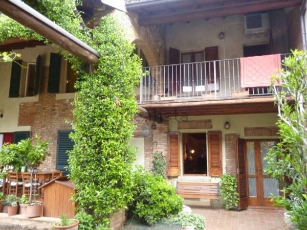 casa indipendente in vendita a Montichiari in zona Centro Storico