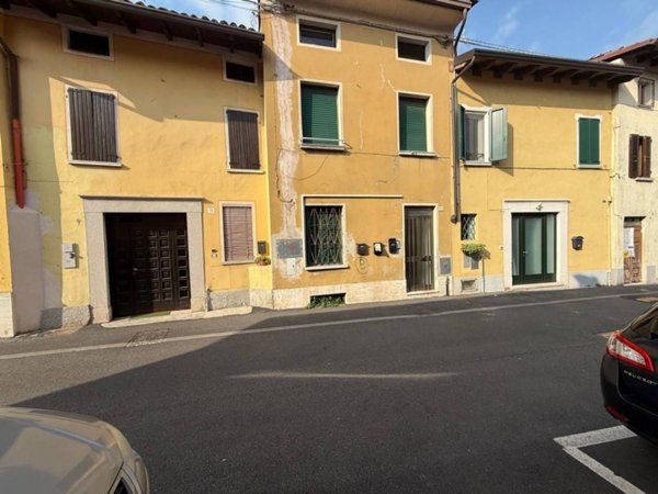 appartamento in vendita a Montichiari in zona Rò