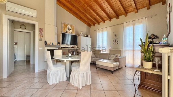 appartamento in vendita a Montichiari in zona Rò