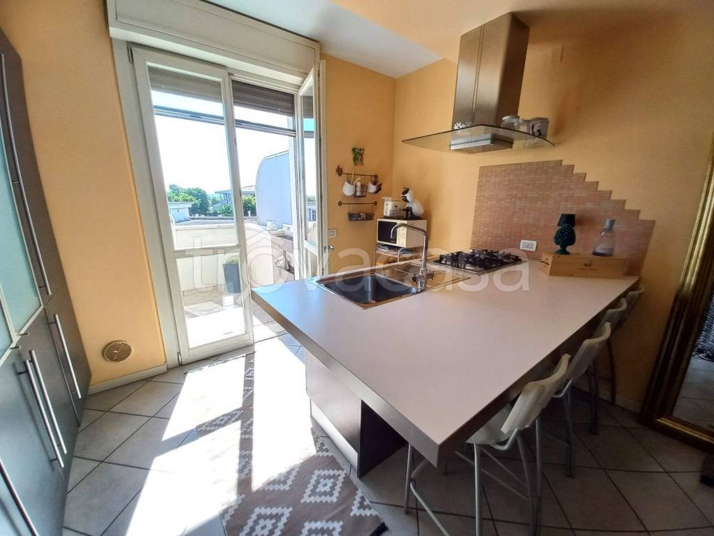 appartamento in vendita a Montichiari in zona Centro Storico